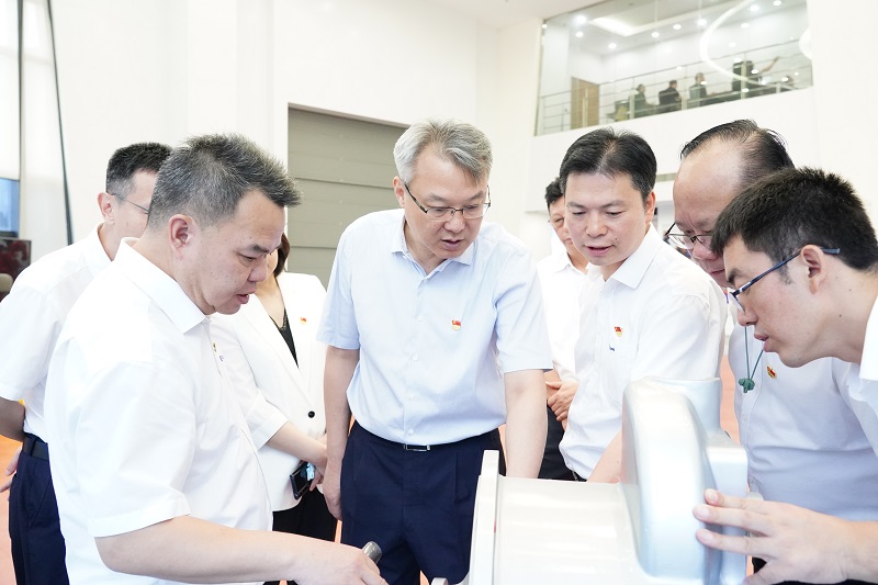 共謀發(fā)展 | 廣西投資集團黨委書記、董事長周煉一行到訪柳工