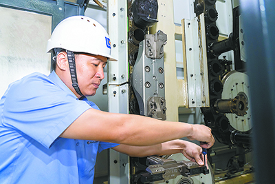 傳動件公司特級技師龐淇文——“讀懂”刀具巧加工