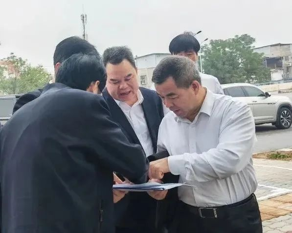 自治區(qū)國資委黨委委員、副主任唐愛斌到柳工調研